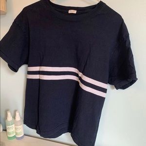 navy brandy melville t-shirt with white stripes